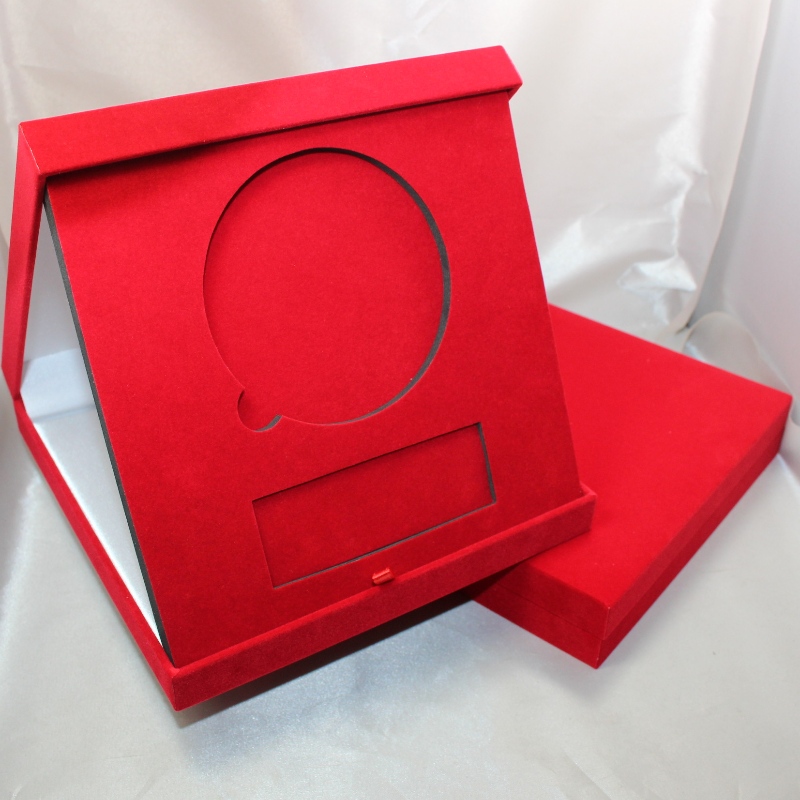 Hộp bánh nhân vuông V-23L, 150*150mm muticolle coin, huy chương và huy hiệu, v. mm.20*192*40, tạ về 335g