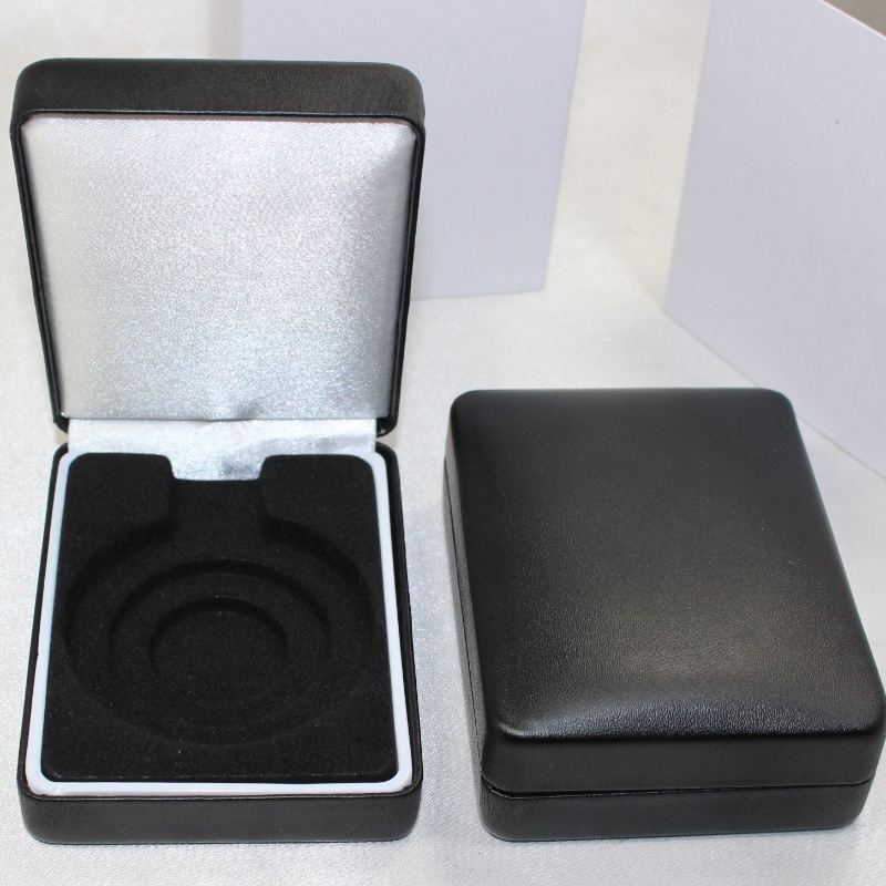 Vật phẩm hộp huy chương T-03 được bọc bởi flannelette hoặc PU Leather cho đồng xu 35-50mm, huy hiệu med huy chương nhỏ, v.v. mm, 70 * 91 * 35mm, trọng lượng khoảng 92g
