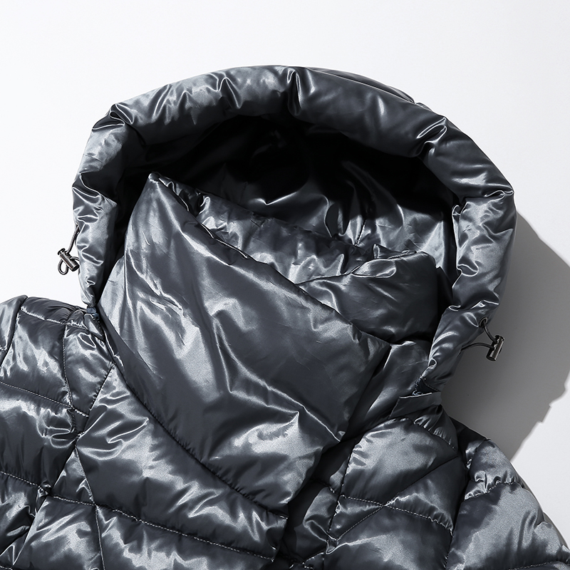 Áo khoác phụ nữ'vét'có mũ trùm không thể kiểm soát được