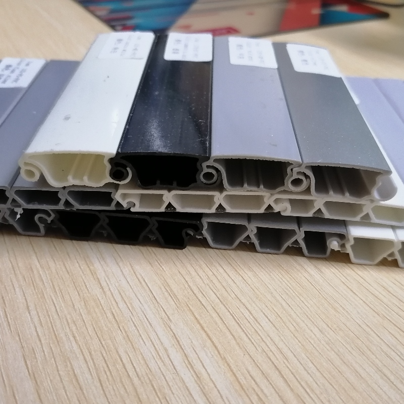 Cửa chớp con lăn PVC xếp hạng chống cháy Cửa chớp PVC Thanh profile PVC đồng ép đùn cho cửa tủ