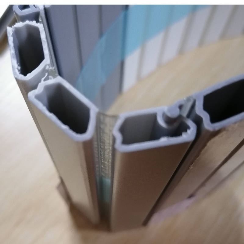 Cửa chớp con lăn PVC xếp hạng chống cháy Cửa chớp PVC Thanh profile PVC đồng ép đùn cho cửa tủ