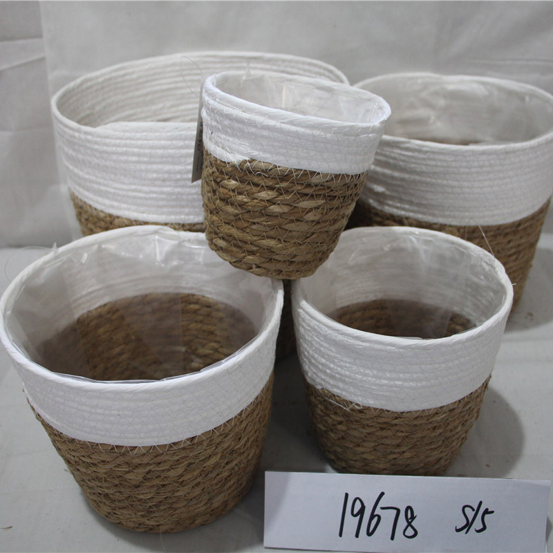 Giỏ cỏ bằng nước tay làm bằng tay, có tay cầm