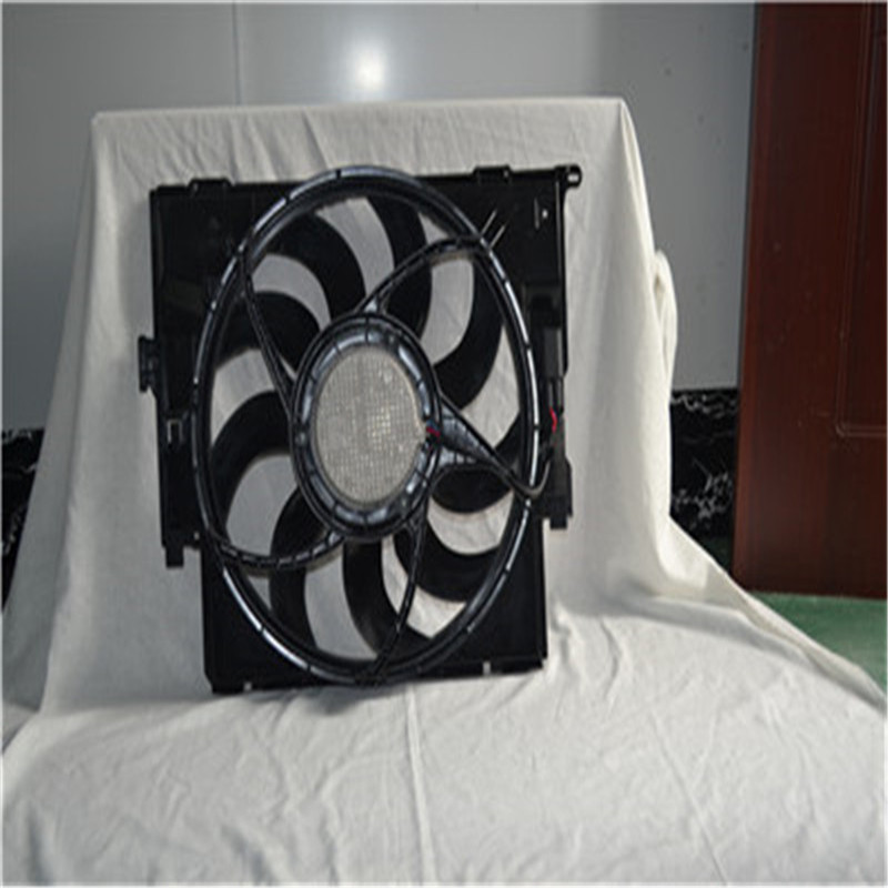 OEM # 17428641964 17427640511 17428621192 Lắp ráp quạt làm mát ô tô cho BMW F30 F35