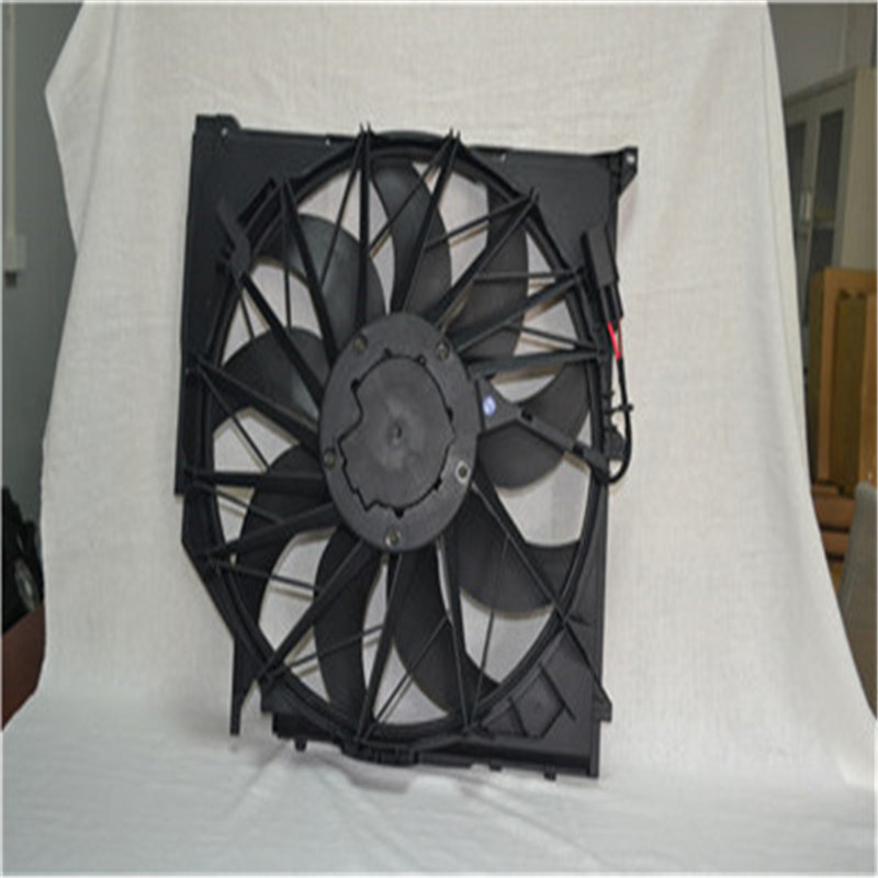 Lắp ráp quạt làm mát động cơ tự động 17113442089 cho BMW E83
