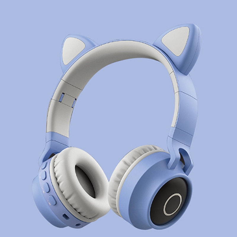 Mũ tai mèo với tai mèo