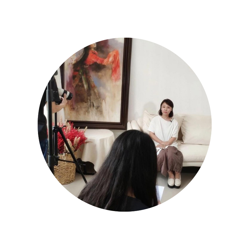 Không! Không! Không!Khi quay, hãy nhìn các nhà thiết kế thời trang giữ một góc nhìn hoàn hảo!