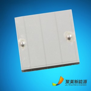 Tấm gương mặt trời Amonrphous silicon được dùng ngoài trời. Name