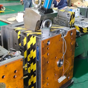 Nhà sản xuất bộ phận nhựa công nghiệp tùy chỉnh chuyên nghiệp Khuôn ép