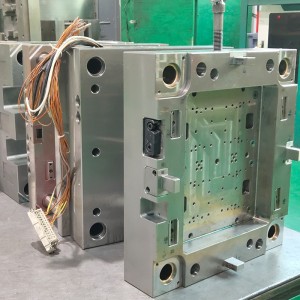 Thép nhựa sản xuất đồ phụ sản nhỏ