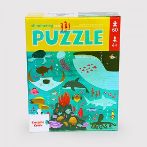 Đóng gói đồ chơi, bìa, hộp dưới cùng.