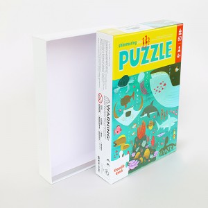 Đóng gói đồ chơi, bìa, hộp dưới cùng.