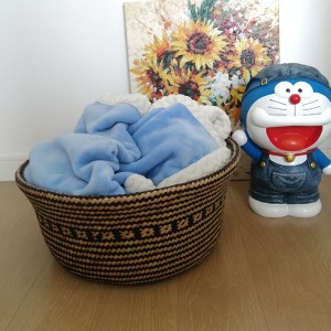 Giỏ trang trí dướinước màu đen