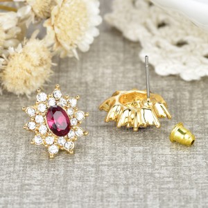 Bông tai tainhỏ cổ điển