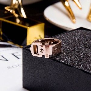 Nhẫn kim loại gió mát