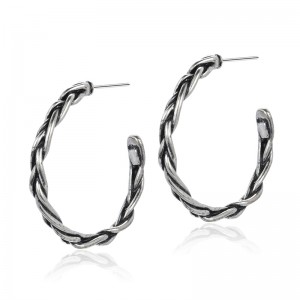 Phiên bản tiếng Hàn của thời trang và hoa tai đẹp