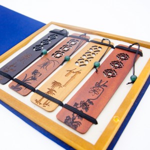 Bookmark gỗ
