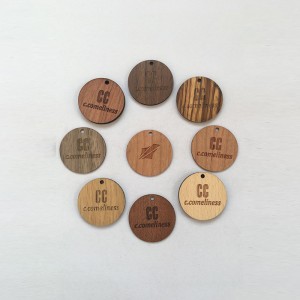 Thẻ hình dạng đặc biệt bằng gỗ