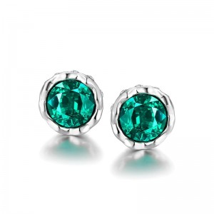 Phiên bản Hàn Quốc của bông tai tròn đơn giản