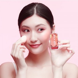 Má OEM&lips&eyes ba trong mộtnhà máy