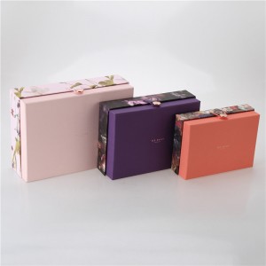 Nút mạ vàng tinh tế Hộp quà thun