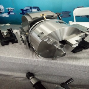 Đầu phân chia toàn diện vàngang