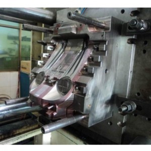 Khiên chắn sóng phunnước phun bằngnhựa mould-tự động