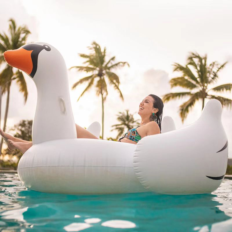 Cách làm sạch hồ bơinổi để họ sẽ vào mùa hè