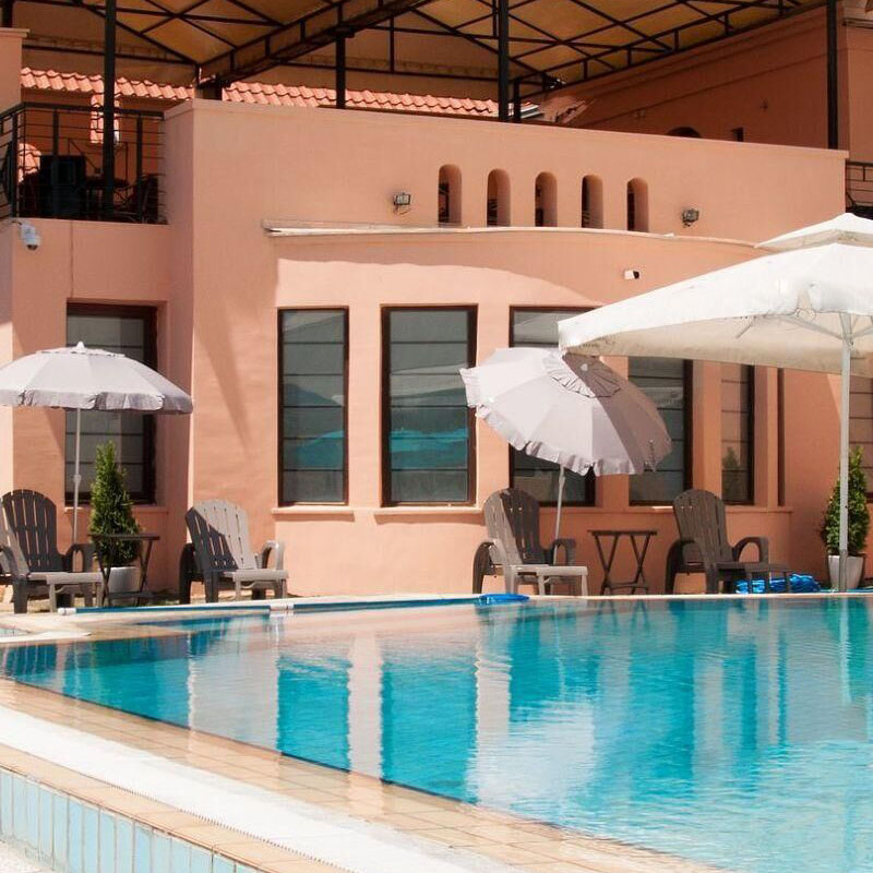 Năm điều cần xem xét khi thêm một hồ bơi vào sân sau của bạn