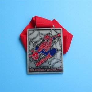 Huy chương tùy chỉnh Thiết kếnhân vật hoạt hình 3D Bóng râm Huy chương kim loại men mềm để bán