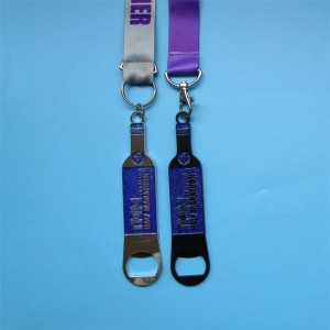 Huy chương kim loại với huy chương dụng cụ mở chai thể thao