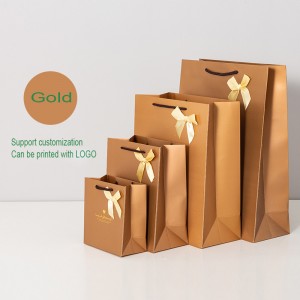 Kéo một túi giấy kraft