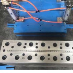 Khuôn đùn cho sê -ri tắm PVC