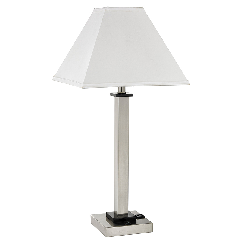 Đèn bàn trong đầu giường ở phòng khách