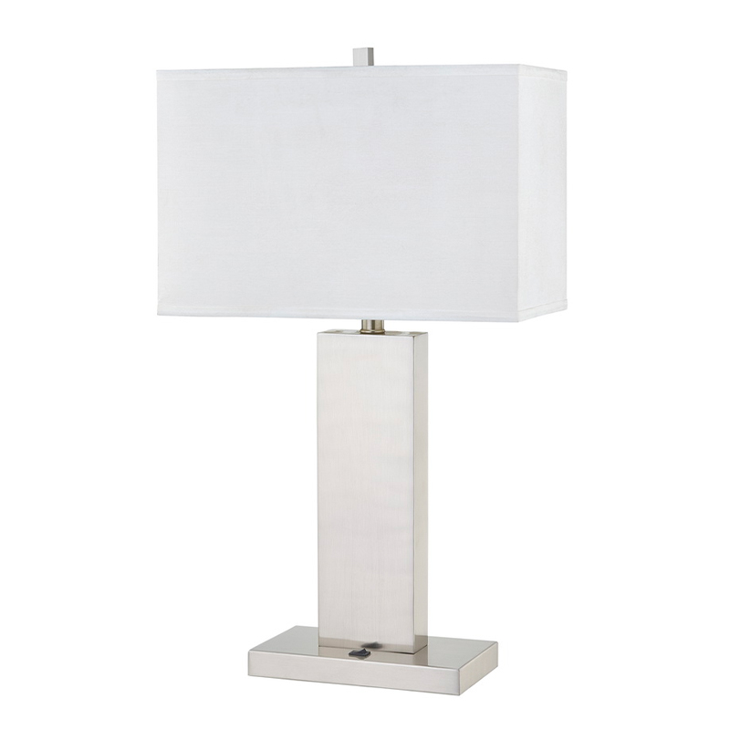 Đèn bàn của bộ khách sạn tại phòng khách