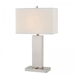 Đèn bàn của bộ khách sạn tại phòng khách