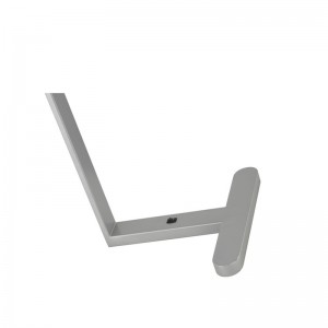 Đèn bàn đầu giường bằng kim loại đơn giản với một công tắc rocker mini tại phòng khách