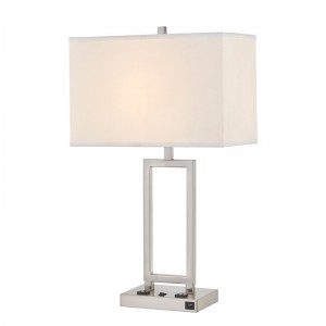 Đèn bàn Gatsby với lớp hoàn thiệnniken, hai cửa hàng, một công tắc rocker/off và cổng USB