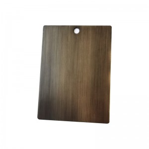 Đènnhiệm vụ với hoàn thiện màu trắng và gỗ tếch và một trạm làm việc trên/off rocker @ trong phòng khách