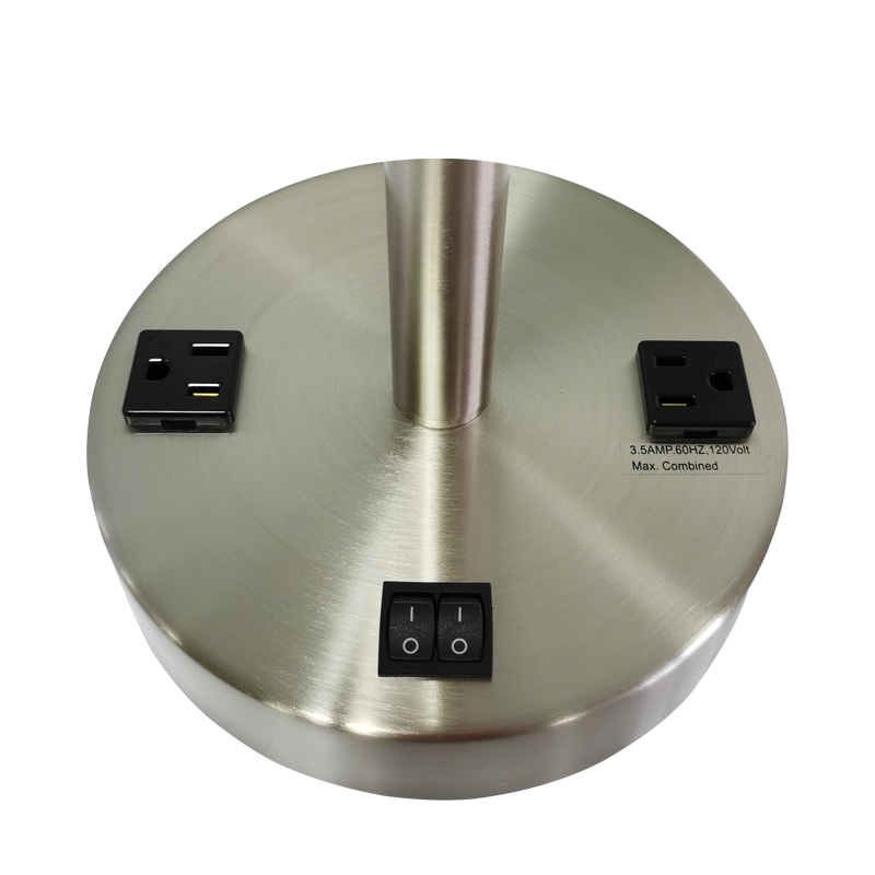 Phong cách đơn giản chảiniken kết thúc đèn bàn đầu giường với một cặp song sinh trên/off rocker Switch và hai cửa hàng thuận tiện tại phòng khách