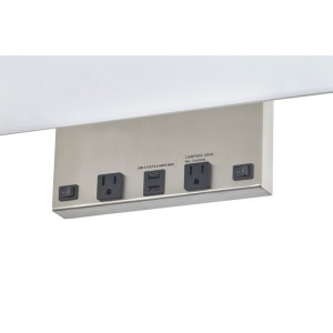 Đèn tường hình chữnhật của Eagles Landing Hotel với lớp hoàn thiệnniken, hai trên các công tắc rocker/off, hai cửa hàng tiện lợi và cổng USB kép tại phòng khách của khách sạn