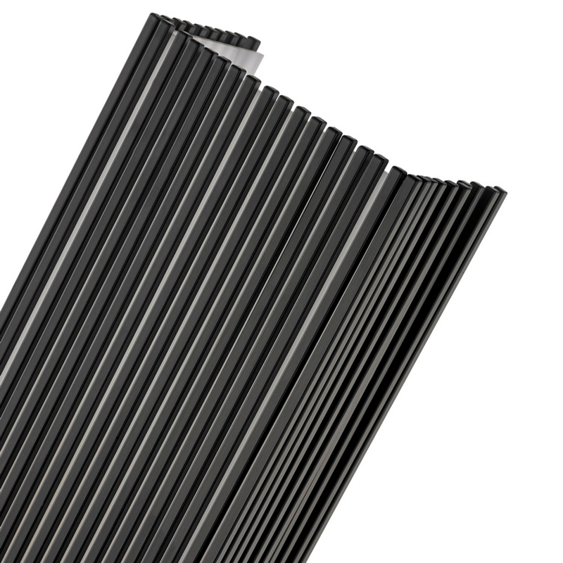 Hampton Inn Hotel Metal Wall Sconce với lớp hoàn thiện màu đen mờ và bộ khuếch tán acrylic bên trong tại khách sạn hành lang sàn điển hình