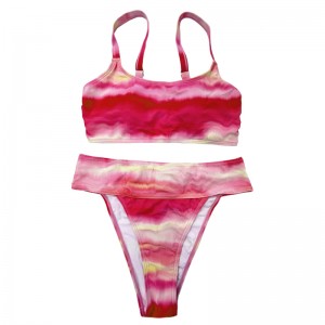 Độ dốc màu hồng hồng với dây đeo rộng vainếp gấpnếp