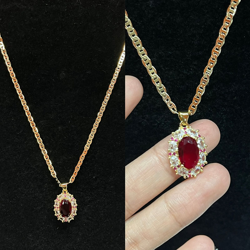 Vòng cổ Halo Royal Ruby với kim cương & Các điểmnhấn màu hồng sapphire trên chuỗi vàng 14k