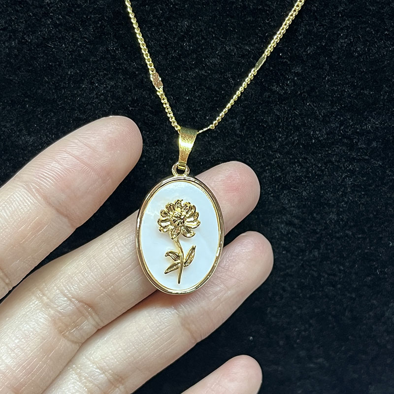 Vàng-Vòng cổ mặt dây chuyền hoa mạ-của-Pearl inlay cho sự thanh lịch vượt thời gian và sự sang trọng hàngngày