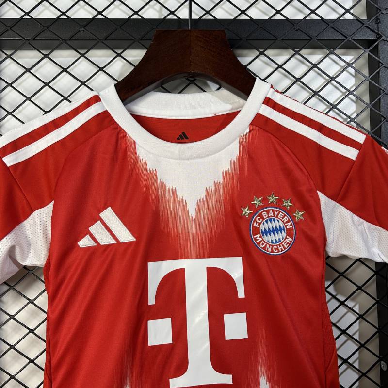 25/26 Trẻ em Bayern Munich Kích thướcnhà: 16-28